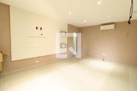 Casa para alugar com 385m², 4 quartos e 4 vagasEscritório