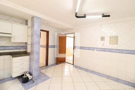 Casa para alugar com 385m², 4 quartos e 4 vagasCozinha