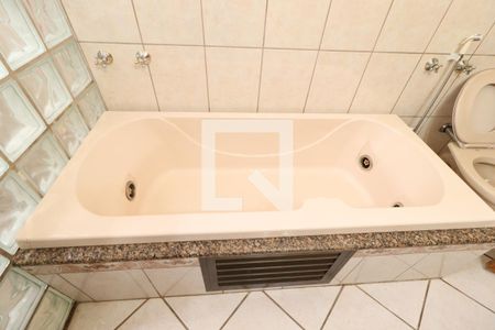 Casa para alugar com 385m², 4 quartos e 4 vagasBanheiro do Quarto 2