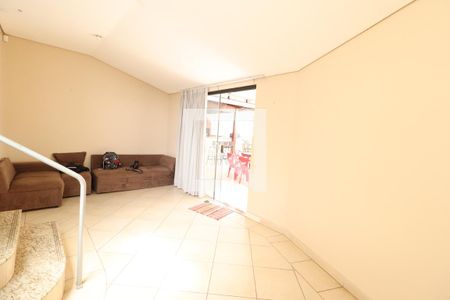 Casa para alugar com 385m², 4 quartos e 4 vagasSala 3