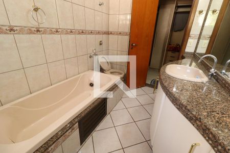 Casa para alugar com 385m², 4 quartos e 4 vagasBanheiro do Quarto 2