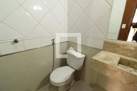 Casa para alugar com 385m², 4 quartos e 4 vagasBanheiro 5