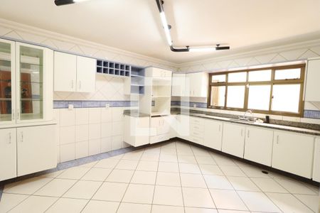 Casa para alugar com 385m², 4 quartos e 4 vagasCozinha