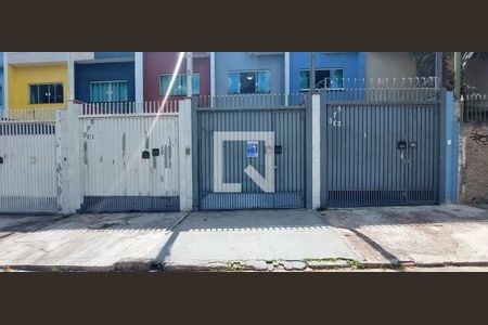 Casa à venda com 130m², 2 quartos e 2 vagasFachada