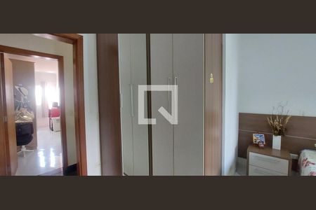 Casa à venda com 130m², 2 quartos e 2 vagasQuarto 1 suíte