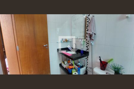 Casa à venda com 130m², 2 quartos e 2 vagasBanheiro Quarto 1 suíte