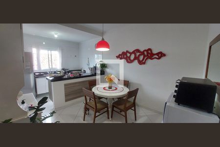 Casa à venda com 130m², 2 quartos e 2 vagasCozinha