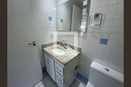 Apartamento para alugar com 53m², 2 quartos e 2 vagas Apartamento para alugar com 53m², 2 quartos e 2 vagasBanheiro