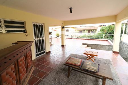 Casa à venda com 284m², 4 quartos e 3 vagasÁrea externa