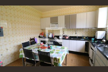 Casa à venda com 284m², 4 quartos e 3 vagasCozinha