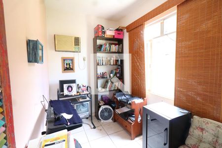 Casa à venda com 284m², 4 quartos e 3 vagasEscritório