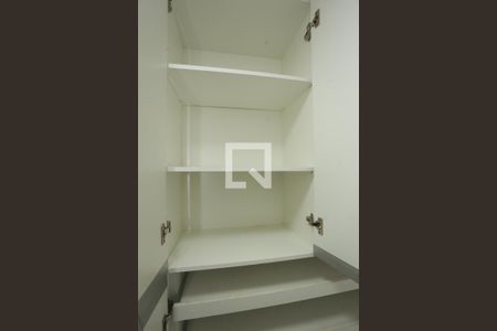 Apartamento para alugar com 82m², 3 quartos e 1 vaga Apartamento para alugar com 82m², 3 quartos e 1 vagaArmário corredor