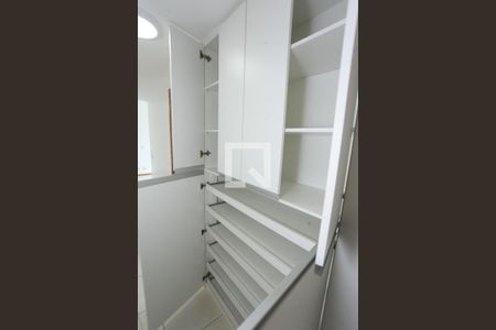 Apartamento para alugar com 82m², 3 quartos e 1 vaga Apartamento para alugar com 82m², 3 quartos e 1 vagaArmário corredor