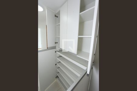 Apartamento para alugar com 82m², 3 quartos e 1 vaga Apartamento para alugar com 82m², 3 quartos e 1 vagaArmário corredor
