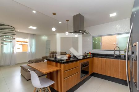 Cozinha  de casa à venda com 4 quartos, 155m² em Vila Galvão, Guarulhos
