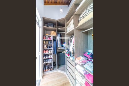 Casa à venda com 155m², 4 quartos e 3 vagasCloset