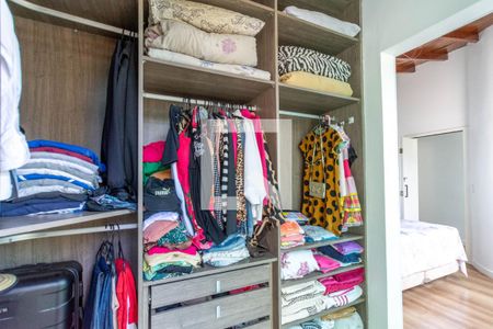 Casa à venda com 155m², 4 quartos e 3 vagasCloset