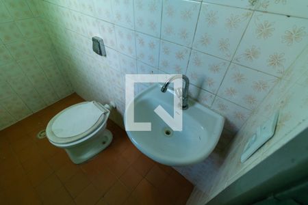 Banheiro de casa para alugar com 1 quarto, 30m² em Vila Paulistania, São Paulo