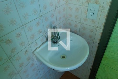 Banheiro de casa para alugar com 1 quarto, 30m² em Vila Paulistania, São Paulo