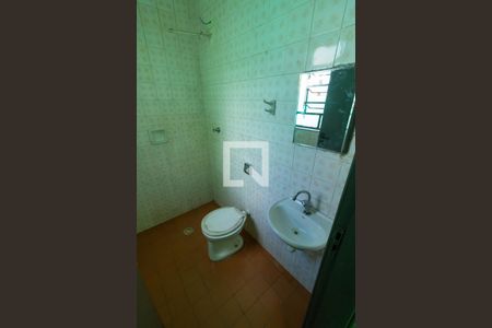 Banheiro de casa para alugar com 1 quarto, 30m² em Vila Paulistania, São Paulo