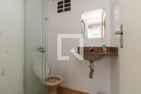 Banheiro de kitnet/studio para alugar com 1 quarto, 29m² em Vila Buarque, São Paulo