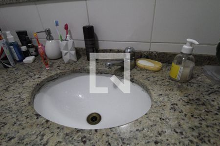 Apartamento à venda com 70m², 2 quartos e 1 vagaBanheiro Social