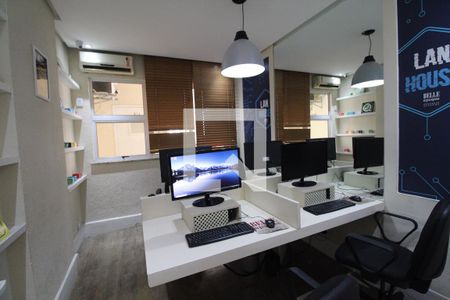 Apartamento à venda com 70m², 2 quartos e 1 vagaÁrea comum 