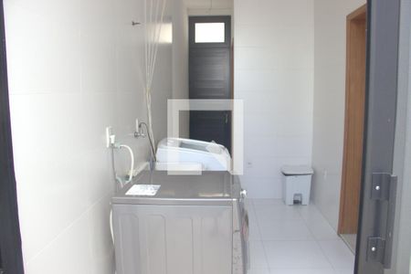 Casa de condomínio para alugar com 419m², 4 quartos e 4 vagas Casa de condomínio para alugar com 419m², 4 quartos e 4 vagasÁrea de Serviço