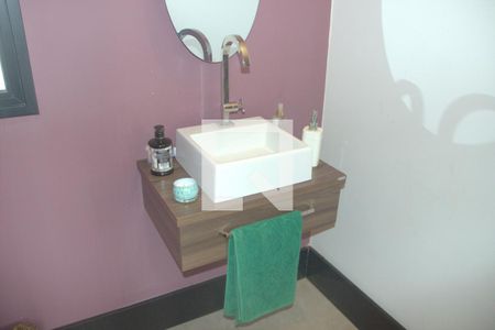 Casa de condomínio para alugar com 419m², 4 quartos e 4 vagas Casa de condomínio para alugar com 419m², 4 quartos e 4 vagasLavabo