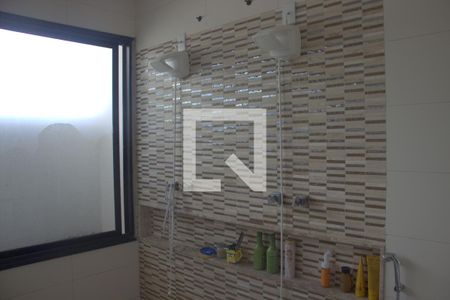 Casa de condomínio para alugar com 419m², 4 quartos e 4 vagas Casa de condomínio para alugar com 419m², 4 quartos e 4 vagasBanheiro