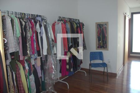 Casa de condomínio para alugar com 419m², 4 quartos e 4 vagas Casa de condomínio para alugar com 419m², 4 quartos e 4 vagasSuíte 2