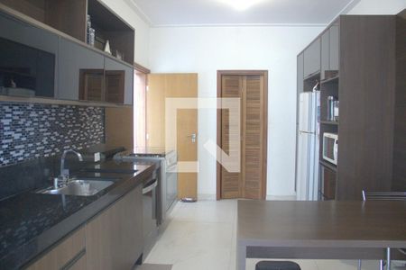 Casa de condomínio para alugar com 419m², 4 quartos e 4 vagas Casa de condomínio para alugar com 419m², 4 quartos e 4 vagasCozinha