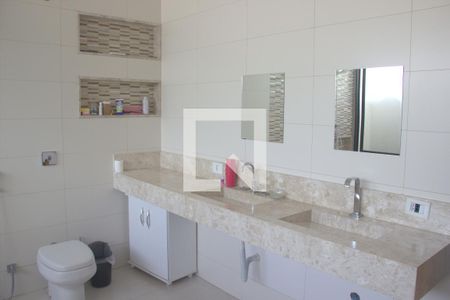 Casa de condomínio para alugar com 419m², 4 quartos e 4 vagas Casa de condomínio para alugar com 419m², 4 quartos e 4 vagasSuíte 2