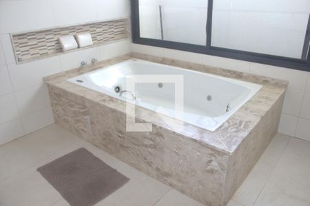 Casa de condomínio para alugar com 419m², 4 quartos e 4 vagas Casa de condomínio para alugar com 419m², 4 quartos e 4 vagasSuíte 2