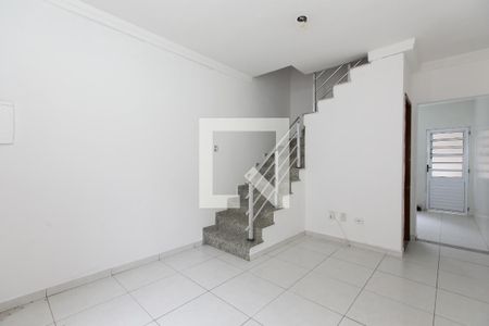 Sala de casa de condomínio para alugar com 2 quartos, 68m² em Cidade Líder, São Paulo
