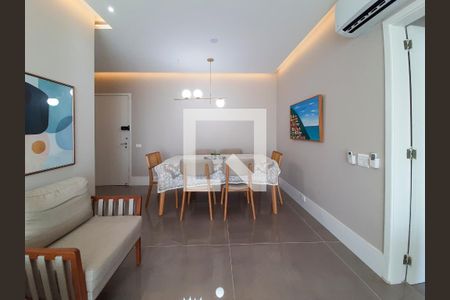 Sala de apartamento à venda com 2 quartos, 74m² em Barra da Tijuca, Rio de Janeiro