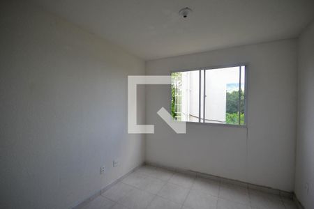 Sala de apartamento para alugar com 2 quartos, 60m² em Cerâmica, Nova Iguaçu
