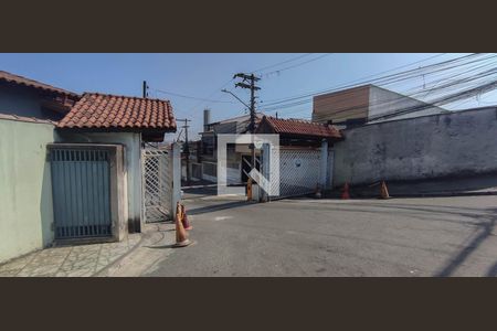 Casa de condomínio para alugar com 100m², 2 quartos e sem vagaFachada e portaria