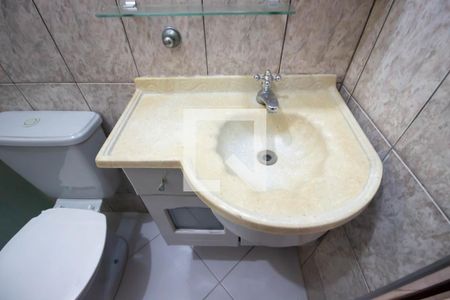 Casa de condomínio para alugar com 100m², 2 quartos e sem vagaBanheiro 