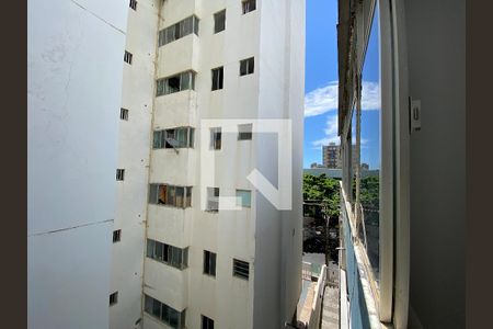 Vista da Sala de apartamento para alugar com 2 quartos, 97m² em Pituba, Salvador