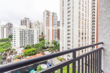 Varanda de kitnet/studio para alugar com 1 quarto, 27m² em Pinheiros, São Paulo
