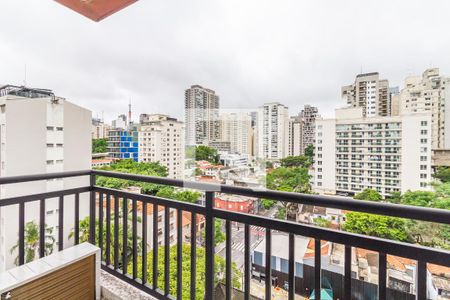 Varanda de kitnet/studio para alugar com 1 quarto, 27m² em Pinheiros, São Paulo