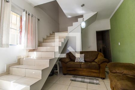 Sala de TV de casa à venda com 2 quartos, 128m² em Jardim Maria Cristina, Barueri