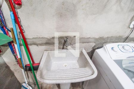 Casa à venda com 128m², 2 quartos e 2 vagas Casa à venda com 128m², 2 quartos e 2 vagasDetalhe da area de serviço