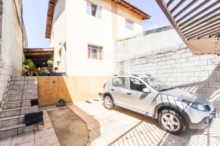 Casa à venda com 128m², 2 quartos e 2 vagas Casa à venda com 128m², 2 quartos e 2 vagasGaragem