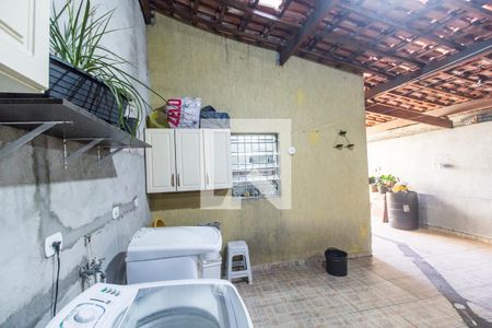 Casa à venda com 128m², 2 quartos e 2 vagas Casa à venda com 128m², 2 quartos e 2 vagasÁrea de Serviço