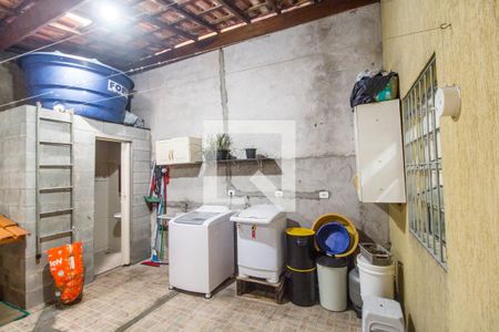 Casa à venda com 128m², 2 quartos e 2 vagas Casa à venda com 128m², 2 quartos e 2 vagasÁrea de Serviço