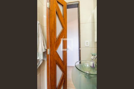 Casa à venda com 128m², 2 quartos e 2 vagas Casa à venda com 128m², 2 quartos e 2 vagasBanheiro