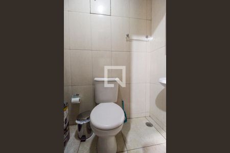 Casa à venda com 128m², 2 quartos e 2 vagas Casa à venda com 128m², 2 quartos e 2 vagasBanheiro