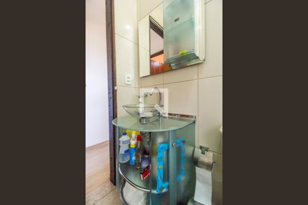 Casa à venda com 128m², 2 quartos e 2 vagas Casa à venda com 128m², 2 quartos e 2 vagasBanheiro